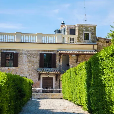 Tenuta Colfiorito شقة