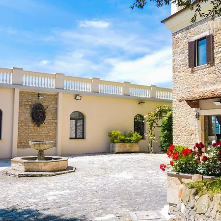 Tenuta Colfiorito شقة