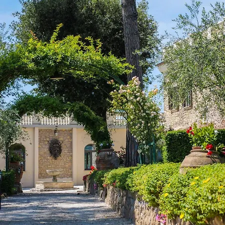 شقة Tenuta Colfiorito روما